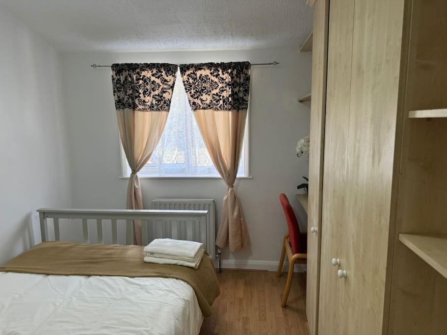 Charming 3-Bedroom Retreat With Modern Comforts South Ockendon Ngoại thất bức ảnh