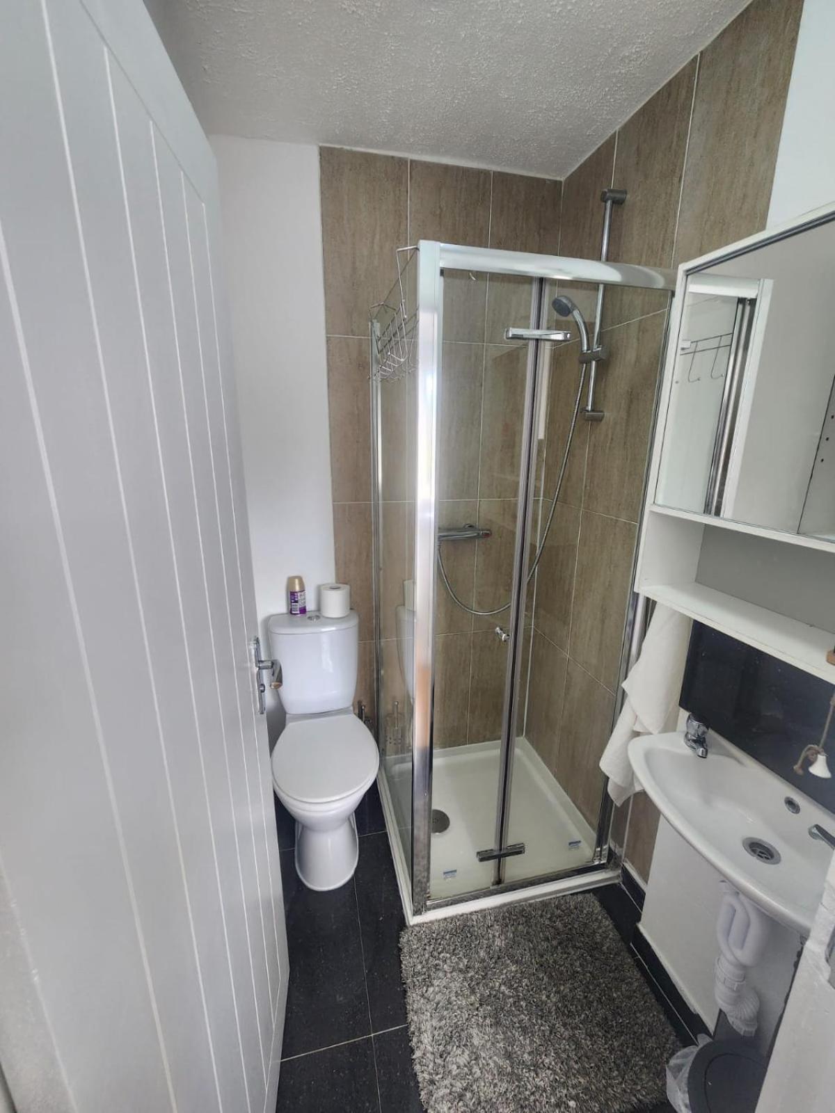 Charming 3-Bedroom Retreat With Modern Comforts South Ockendon Ngoại thất bức ảnh